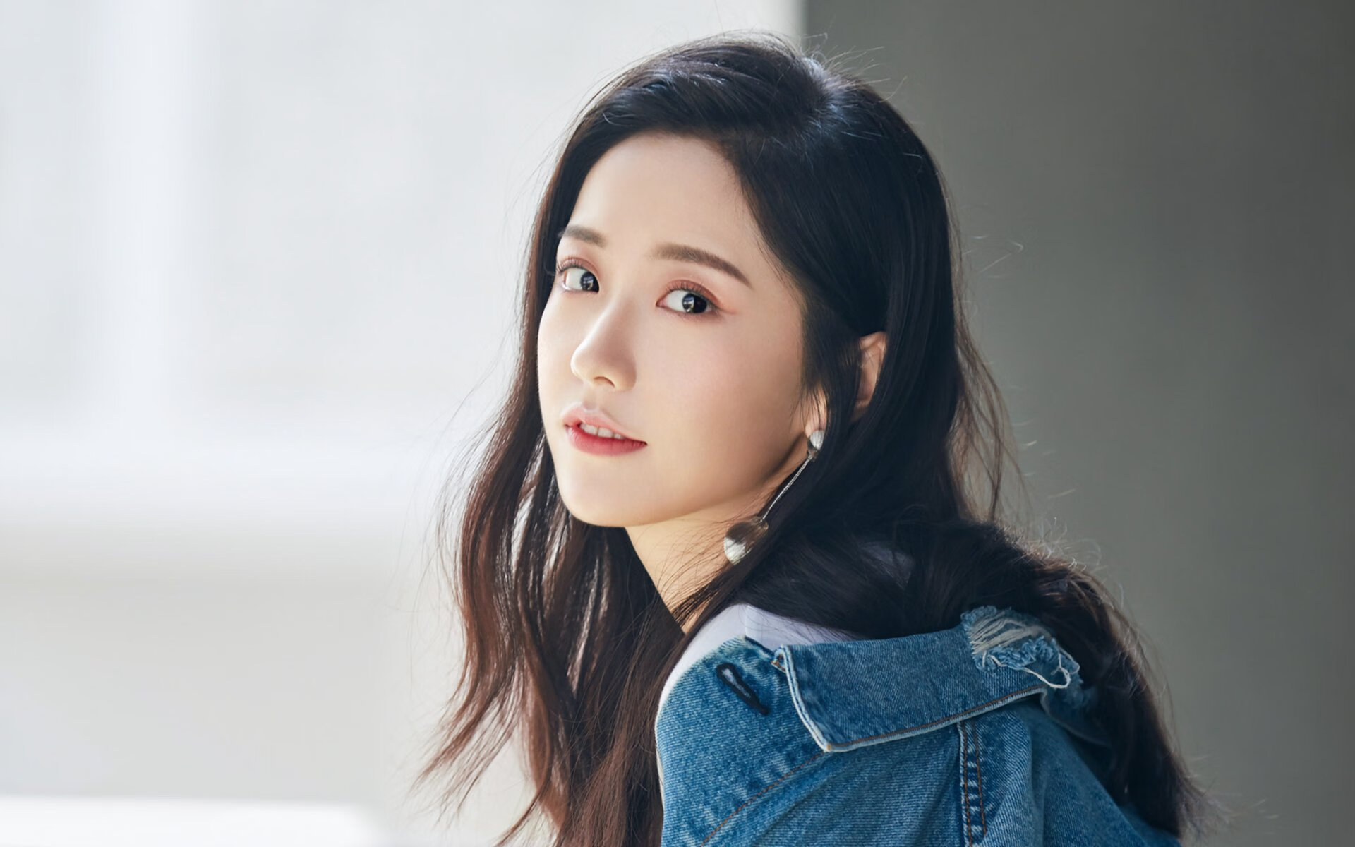 布莱顿客场取胜富勒姆，取得连胜态势，布莱顿对埃弗顿聚胜顽球汇