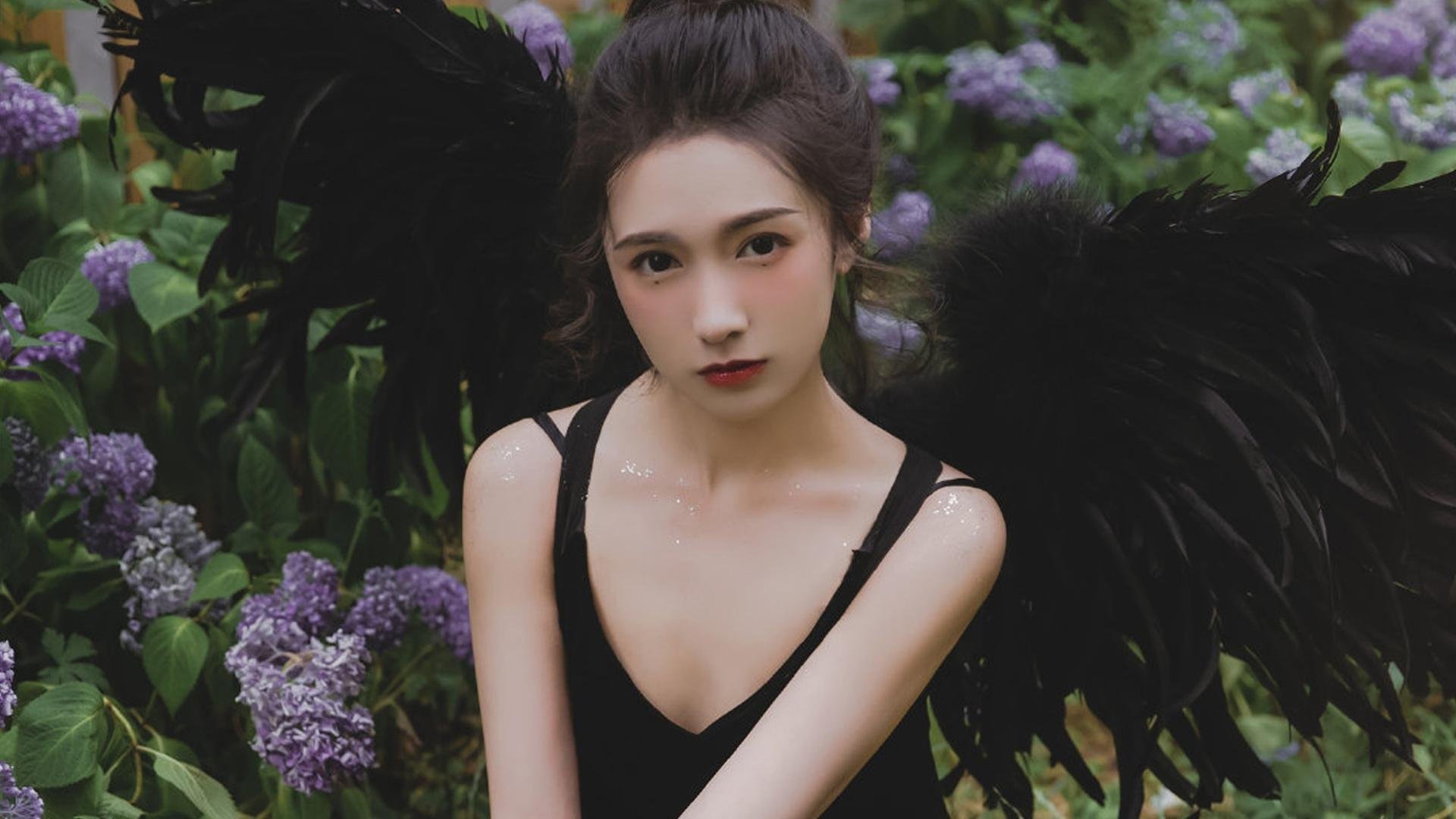 德赢官网ac米兰-意甲闪耀时刻：持续高效的精彩表现，意甲榜首时不时来看看群